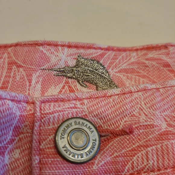 Tommy Bahama Denim Boardwalk Pink Floral 15" Clamdigger Shorts Size 30 - Picture 7 of 12